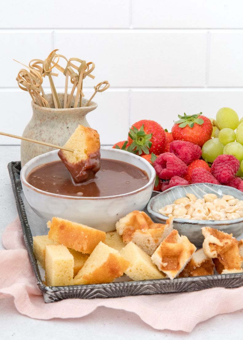 Baking basics chocolate fondue + what to dip 1a