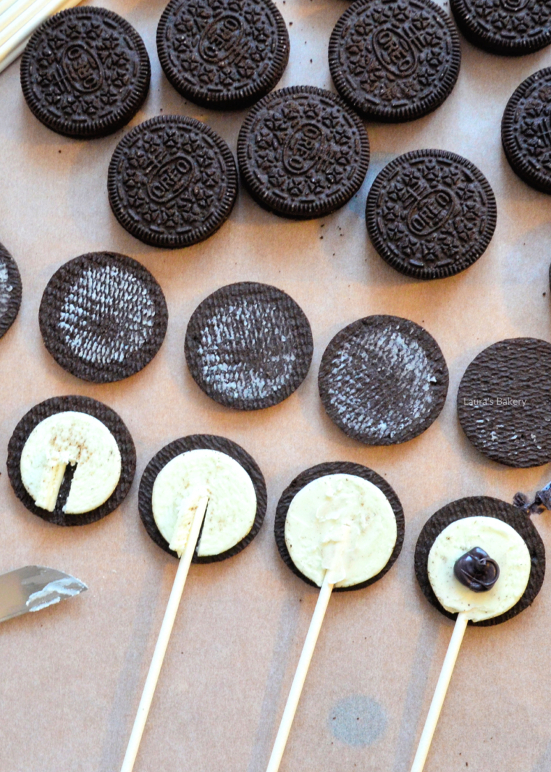 How to make chocolate covered oreos 1