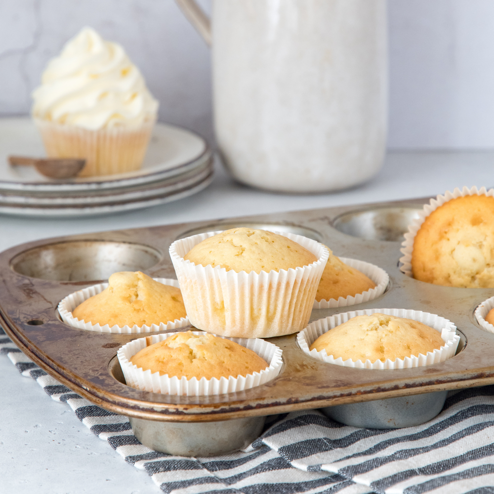 How to store and freeze cupcakes (frosted + unfrosted) In Laura's Bakery