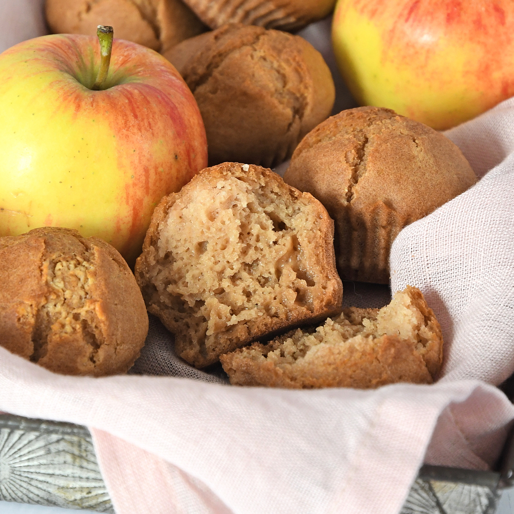 Healthy applesauce muffins