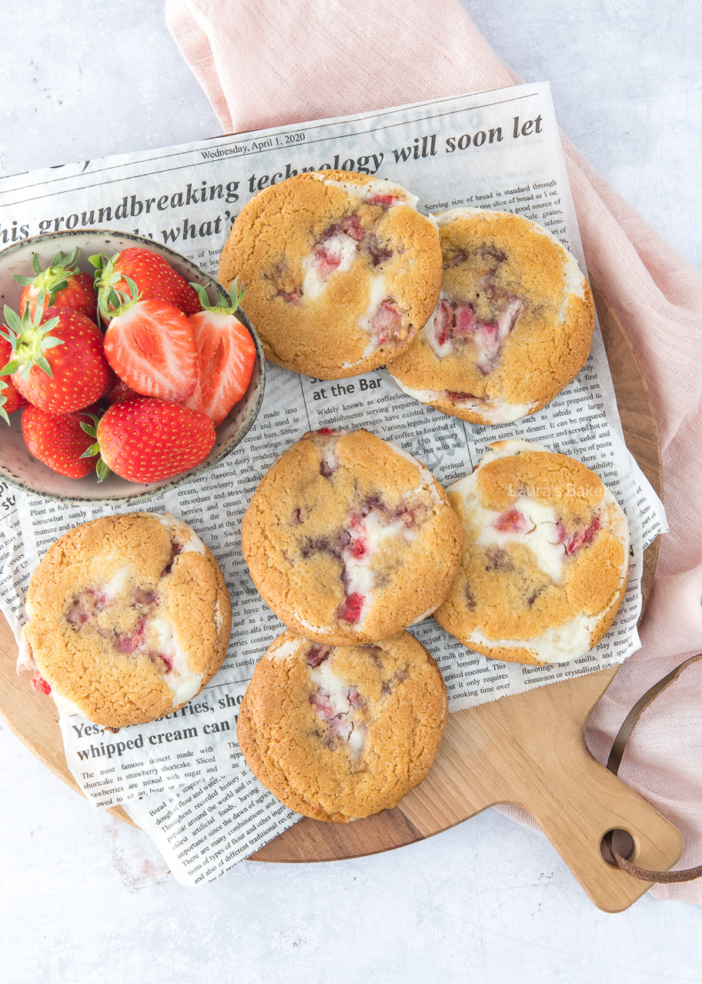 Strawberry cheesecake cookies 1