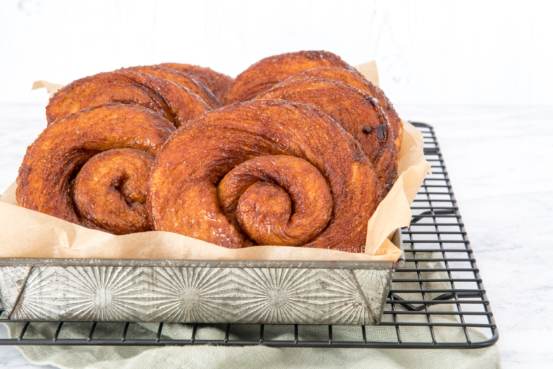 Dutch cinnamon rolls - Zeeuwse bolussen 3