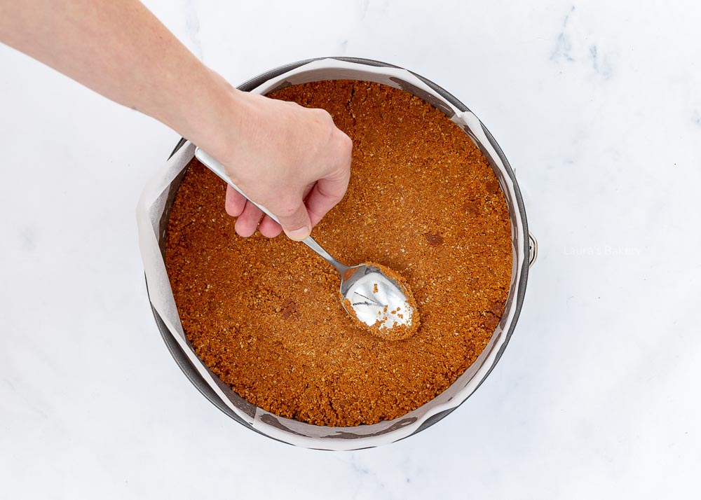 Pressing the crumbs