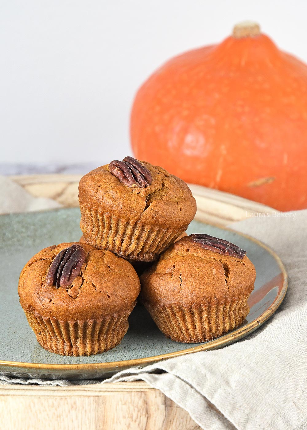 Pumpkin muffins with pumpkin puree