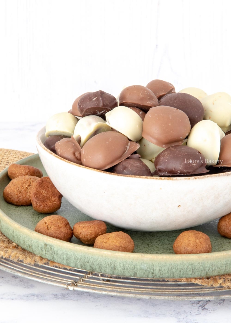 Dutch chocolate spiced cookies-1