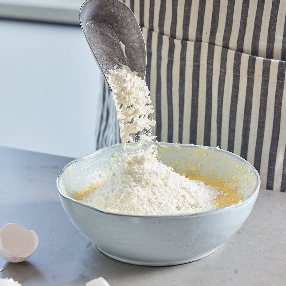 Difference flour vs self rising flour