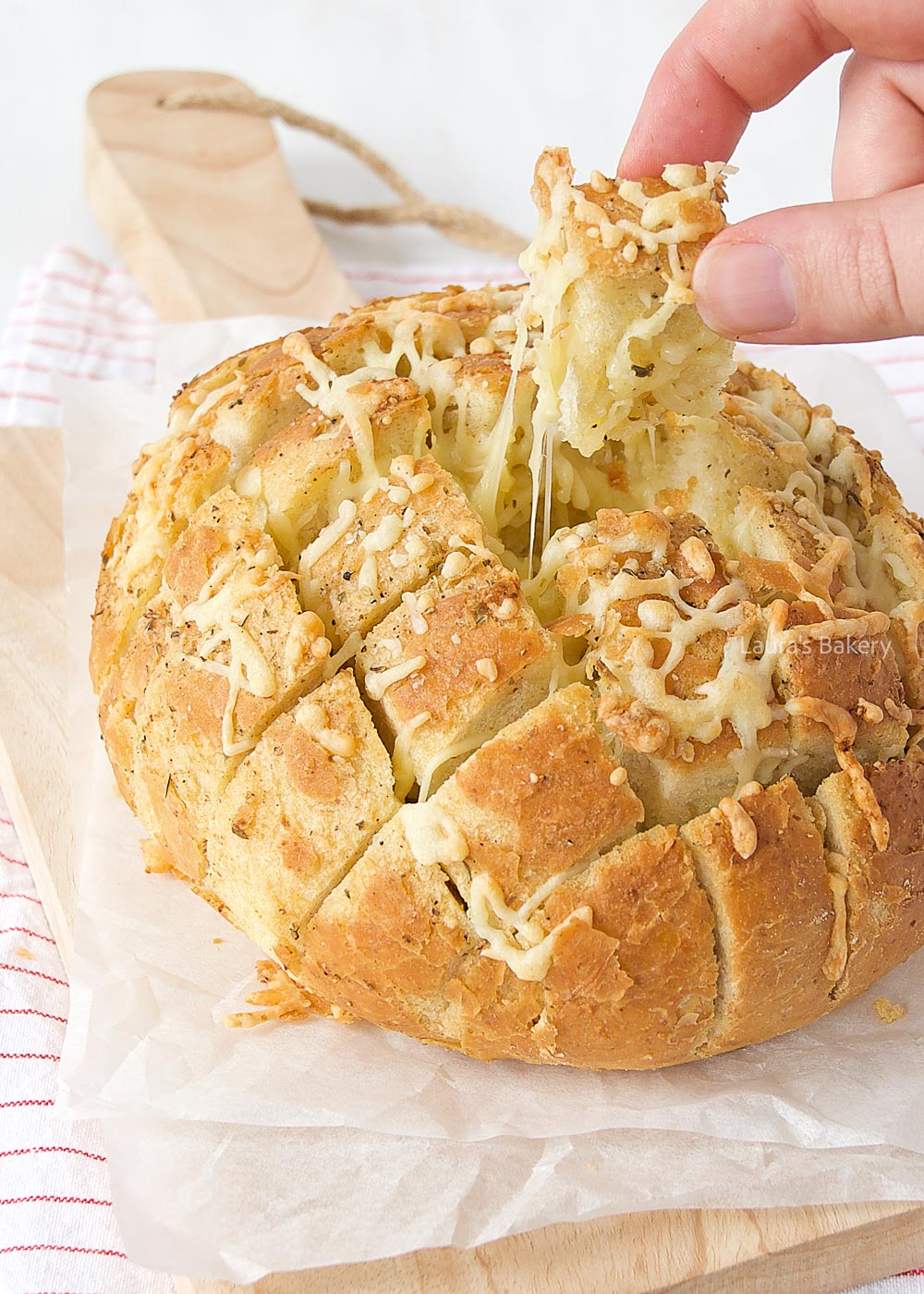 Easy cheese and garlic pull apart bread