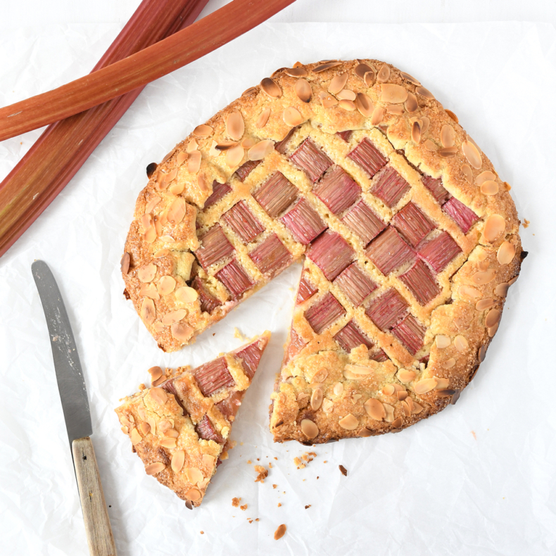 Rhubarb frangipane pie recipe