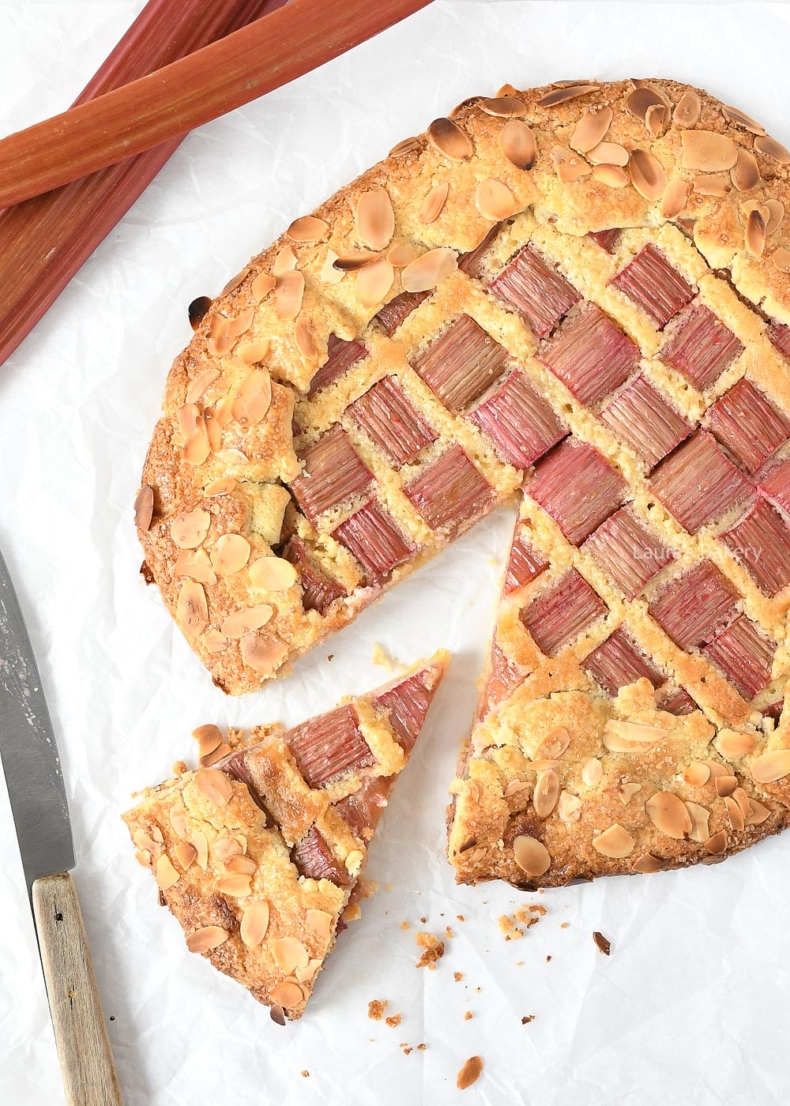 Rhubarb pie with frangipane-2