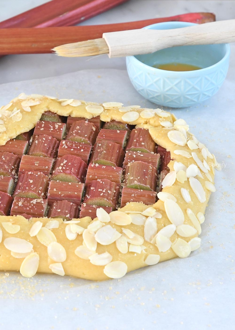Rhubarb pie with frangipane-6