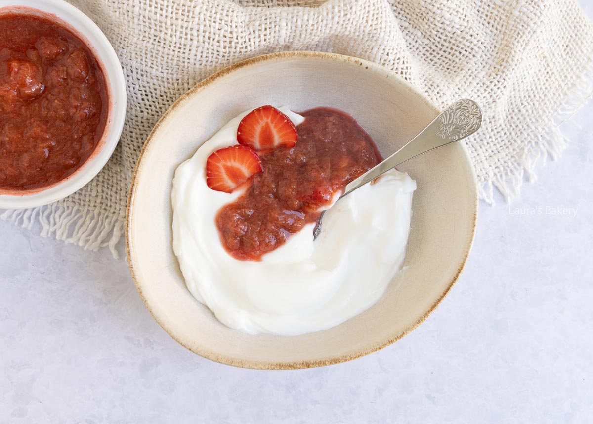 Rhubarb strawberry compote-4