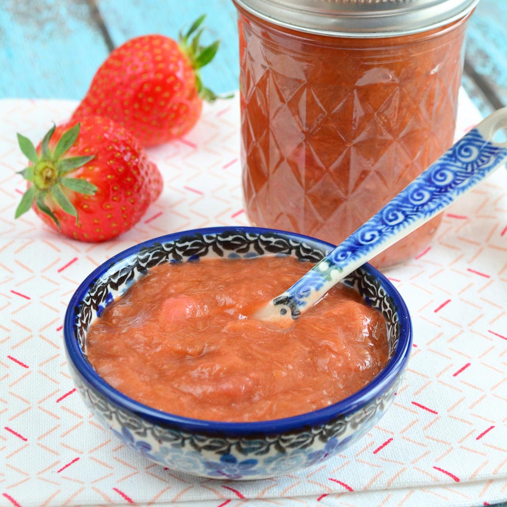 Rhubarb strawberry compote