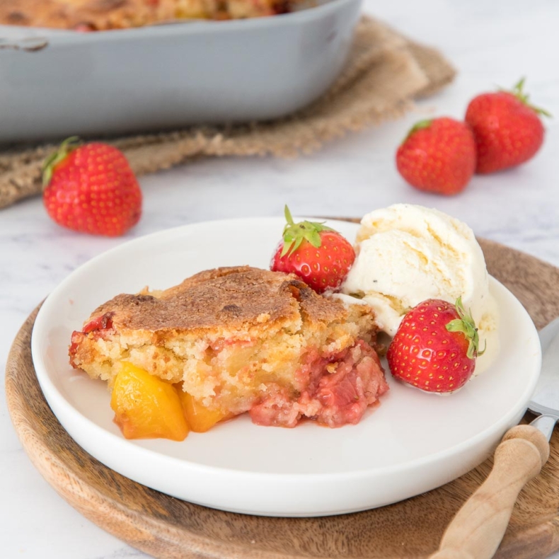 Easy strawberry peach cobbler