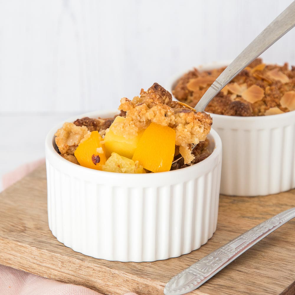 Tropical fruit crumble
