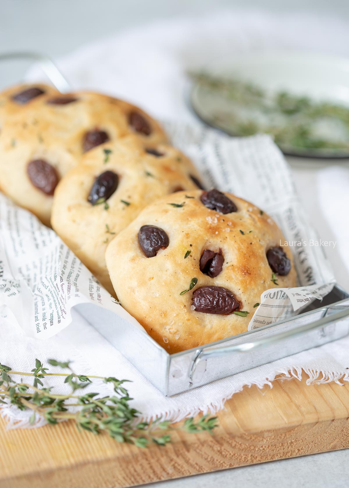 Garlic focaccia with olives-1