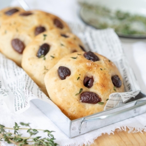 Garlic focaccia with olives