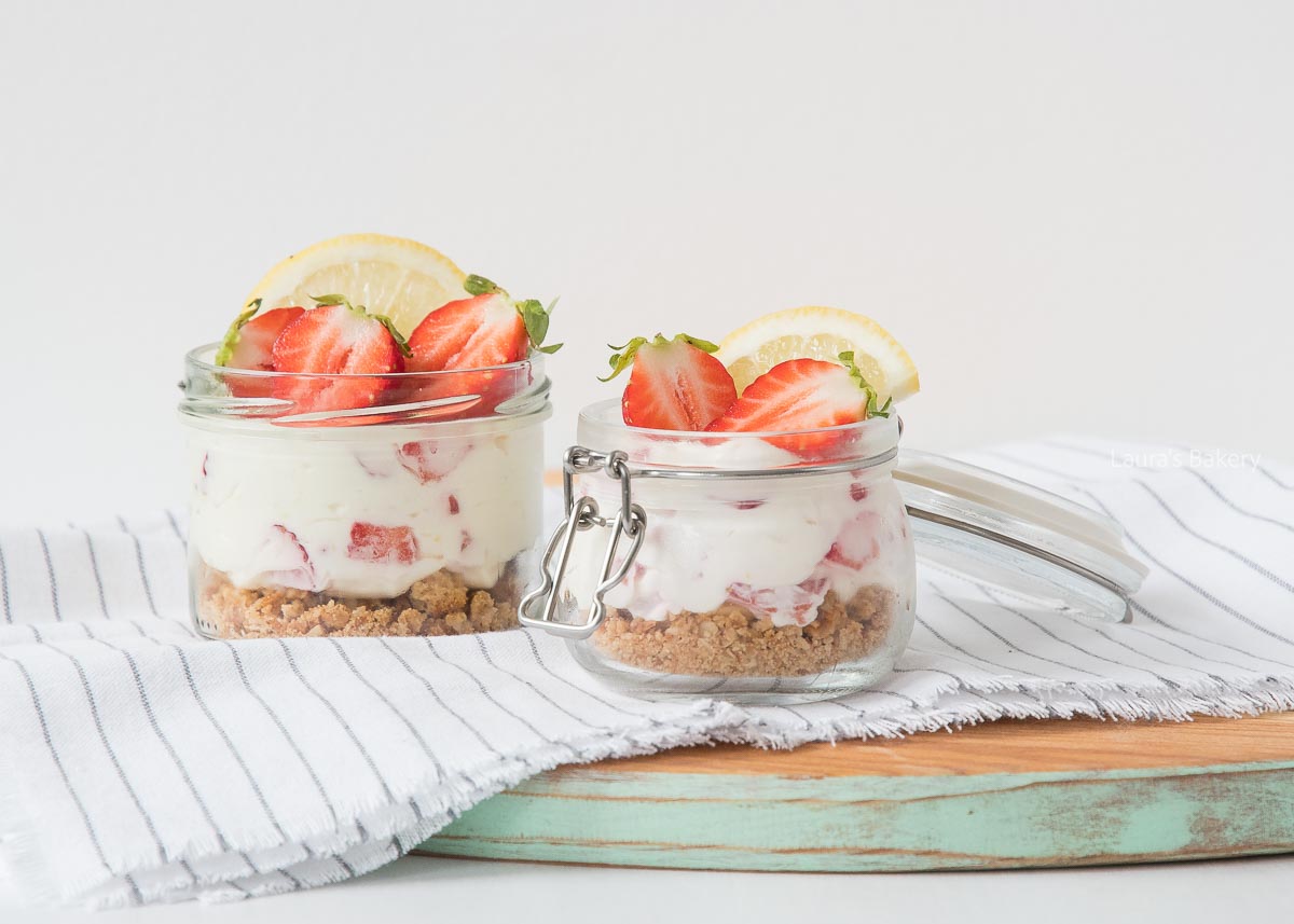 No bake strawberry lemon mini cheesecakes-1