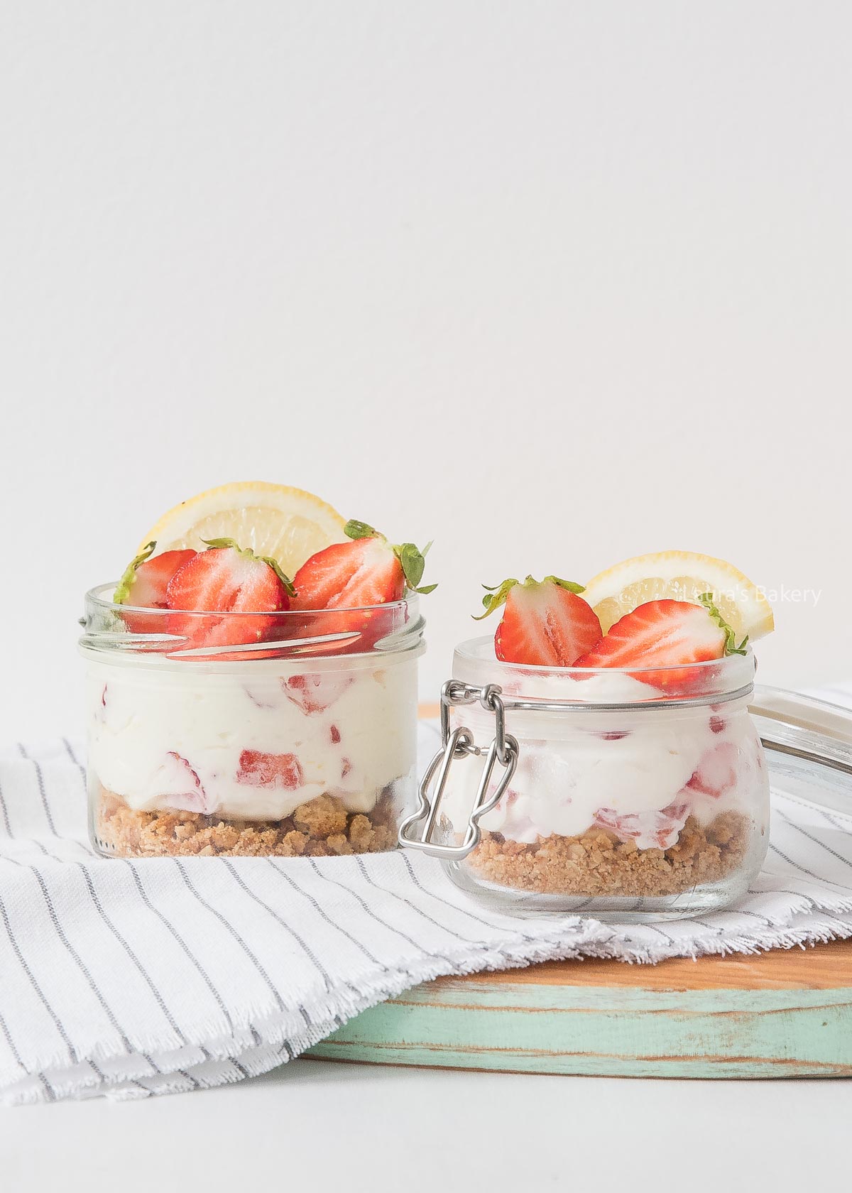 No bake strawberry lemon mini cheesecakes-2