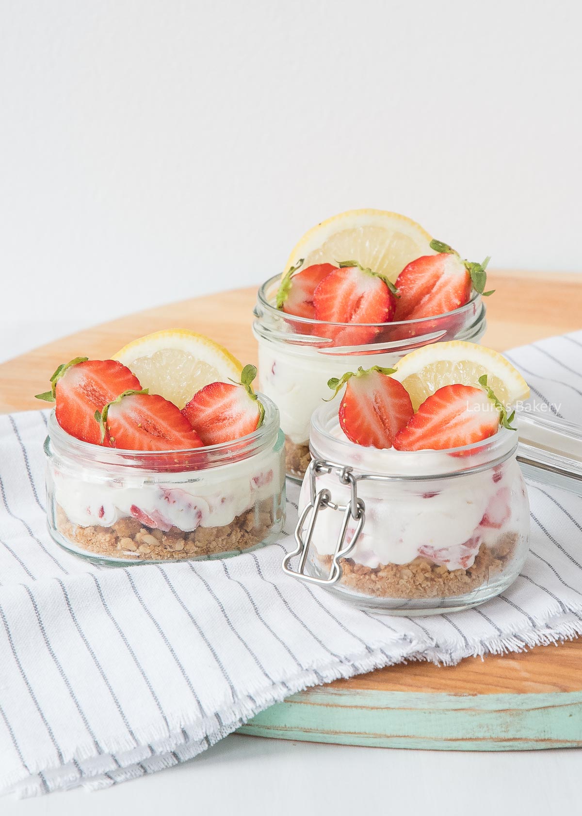 No bake strawberry lemon mini cheesecakes