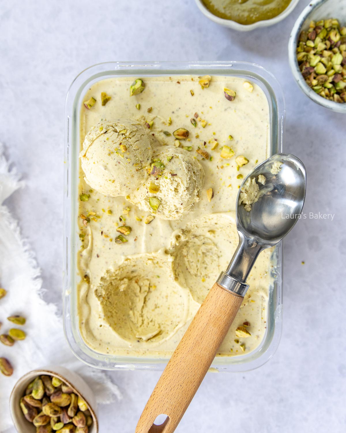 Pistachio ice cream-5