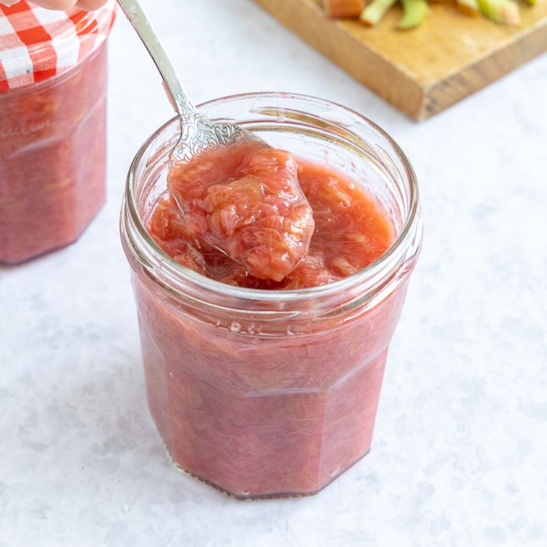 How to make an easy rhubarb compote recipe