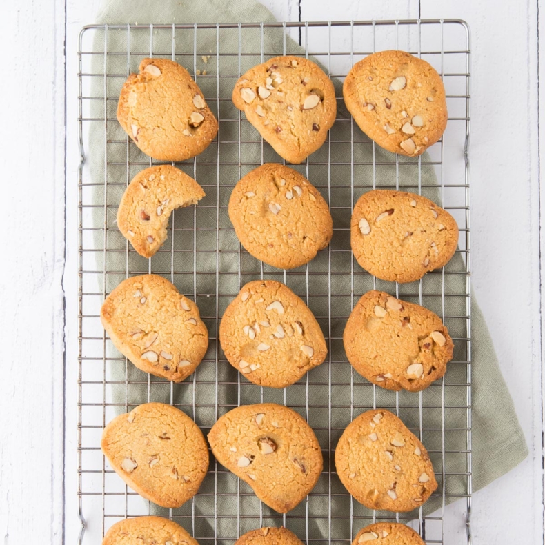 Easy almond cookies recipe