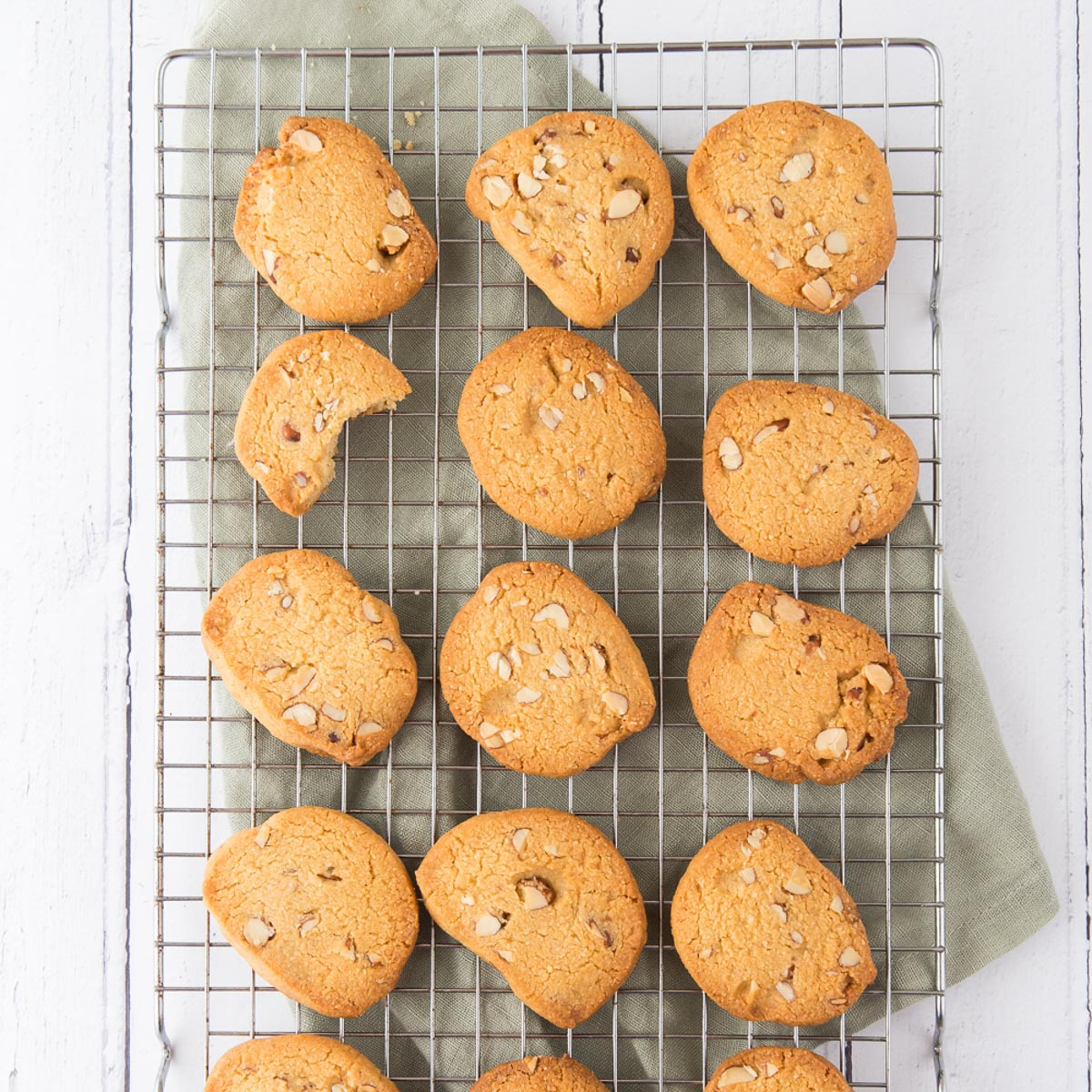 Almond cookies