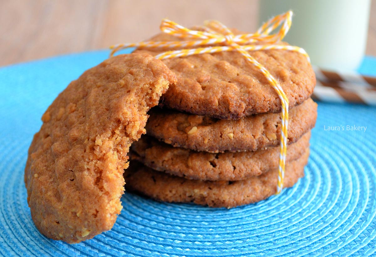 Chewy peanut butter cookies-2