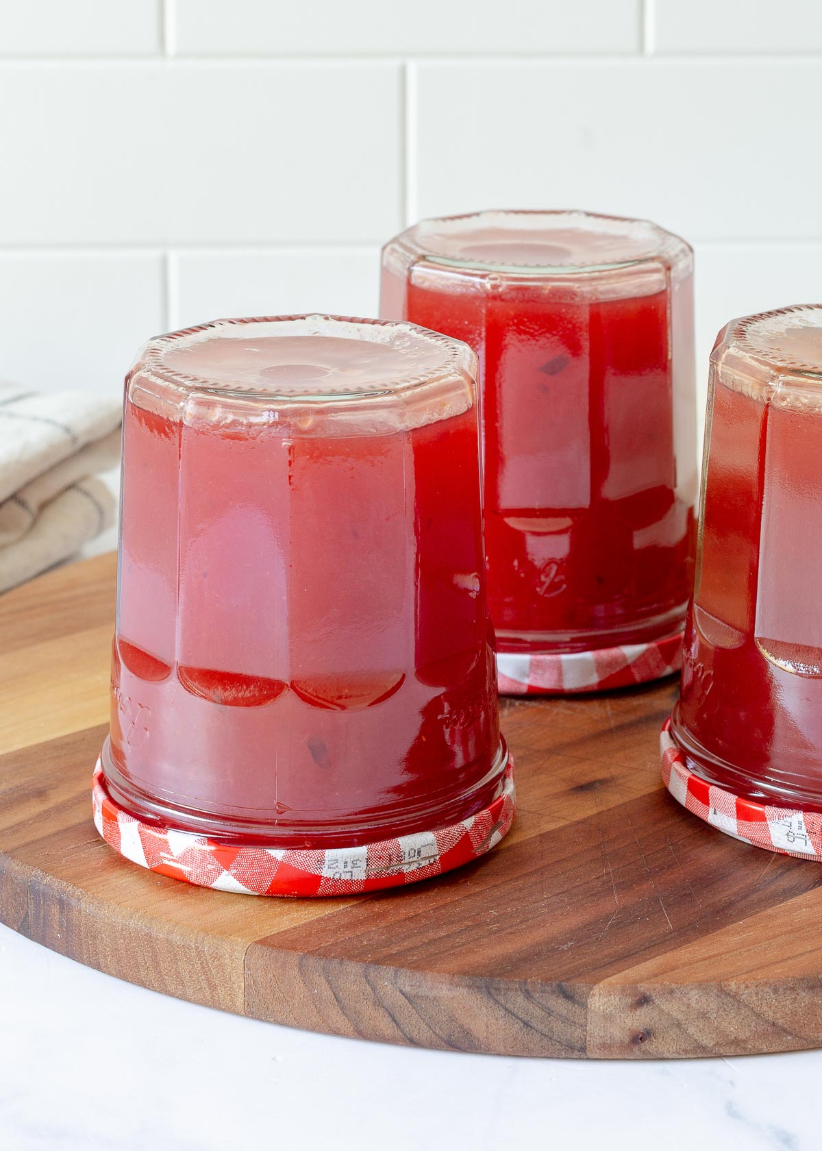 Storing plum jam