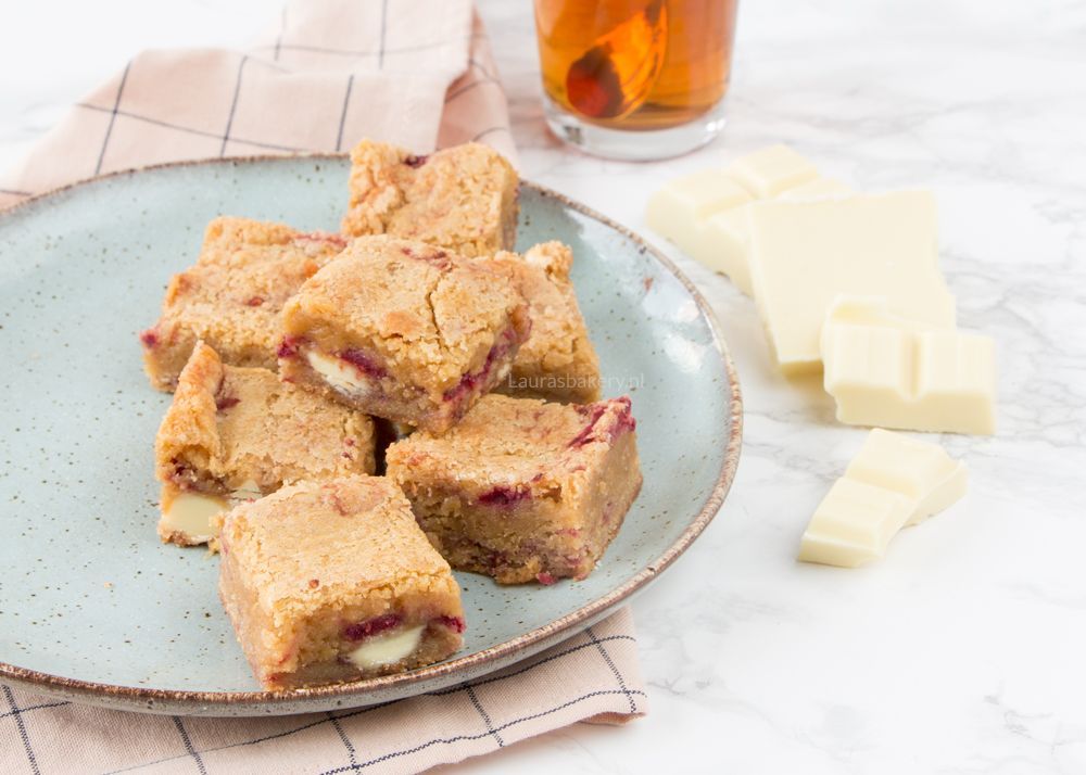 White chocolate and raspberry blondies