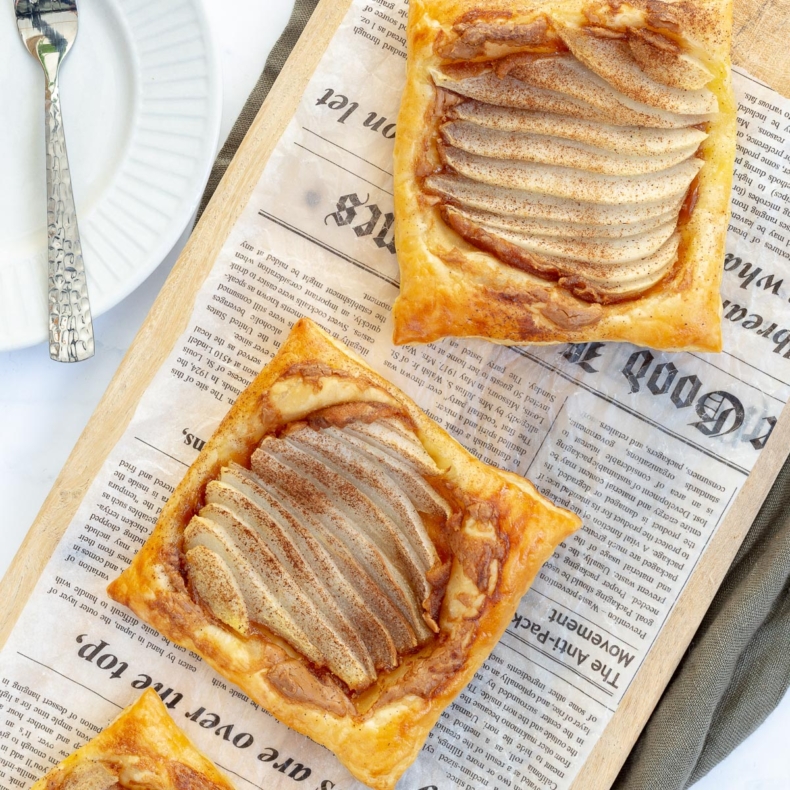 Easy Pear Tart Recipe with Biscoff