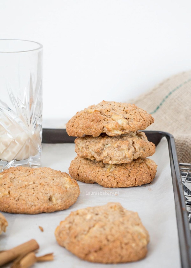 Apple oatmeal cookies-1-2