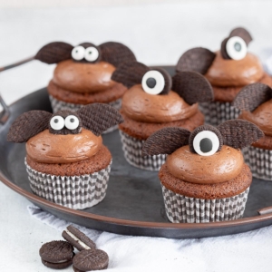 Halloween bat cupcakes