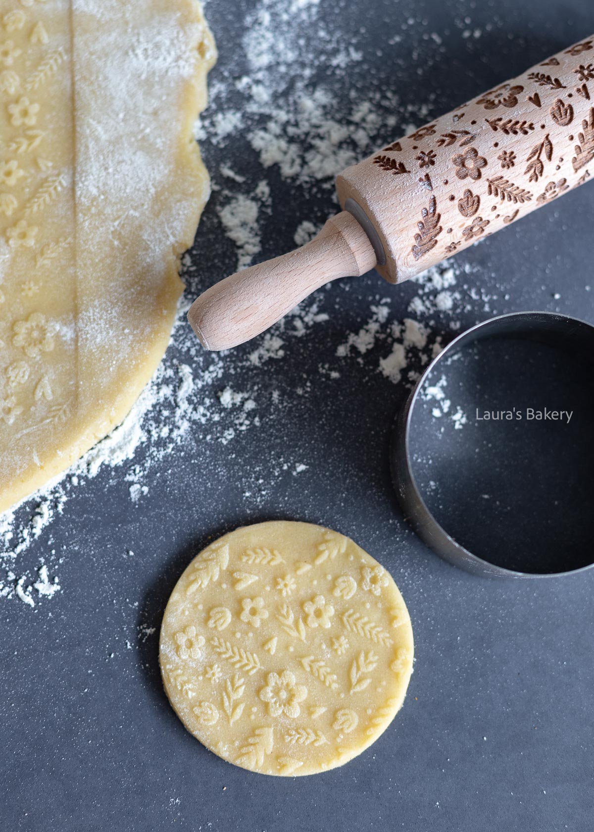 How to use an embossed rolling pin
