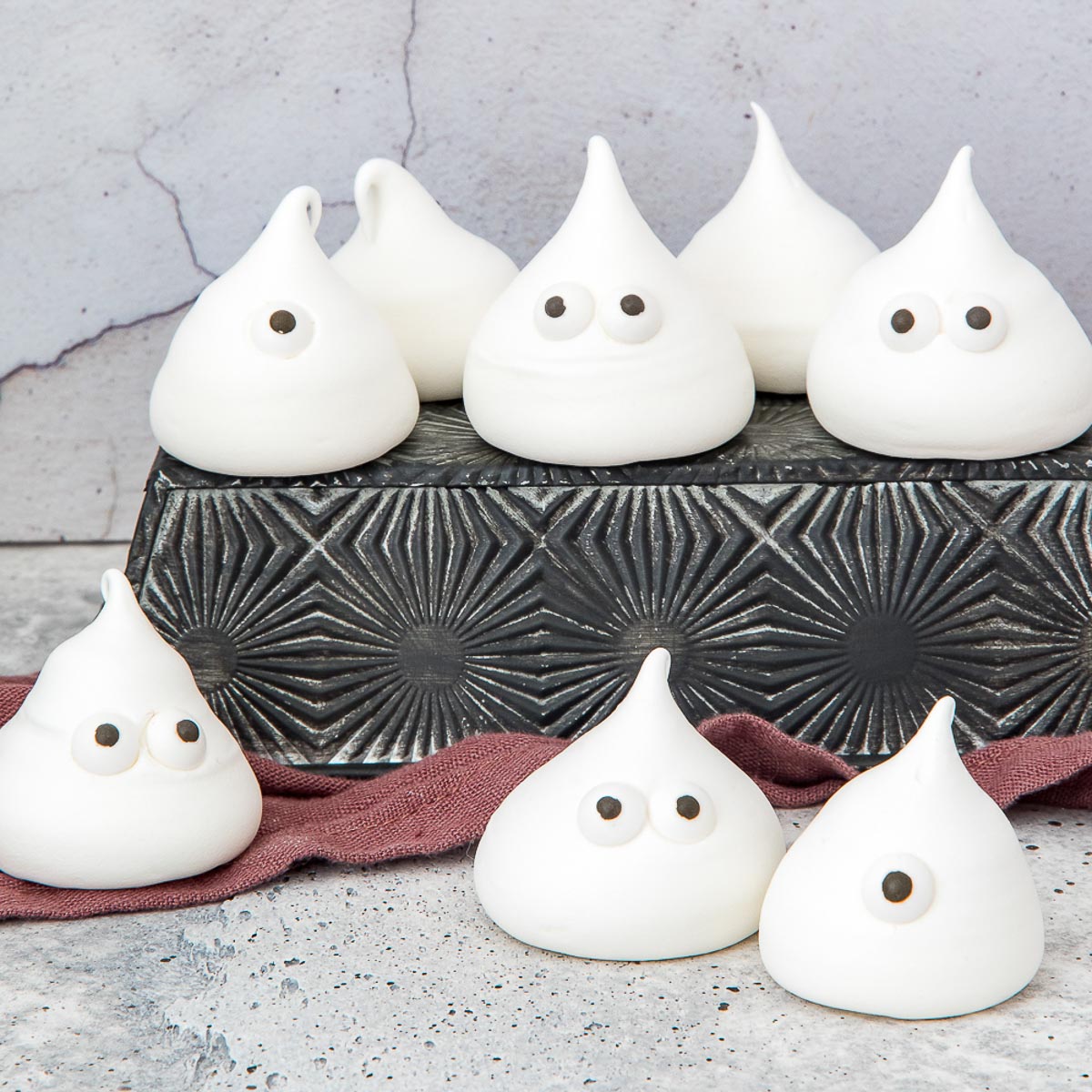 Meringue ghosts
