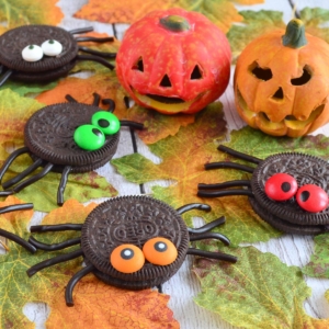 Oreo spider cookies