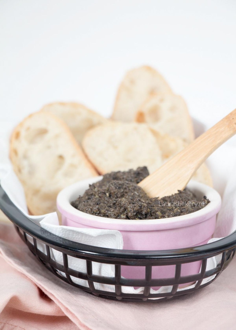 Black olive tapenade-1