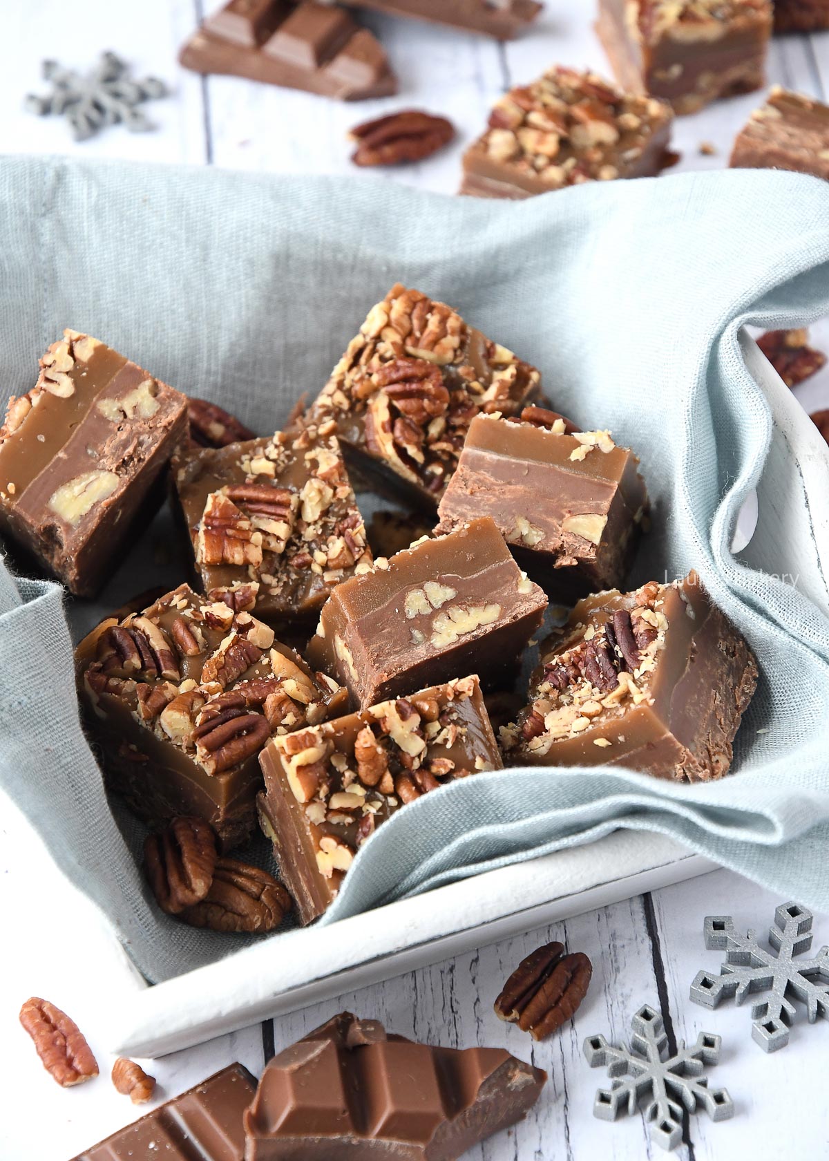Caramel pecan chocolate fudge-2