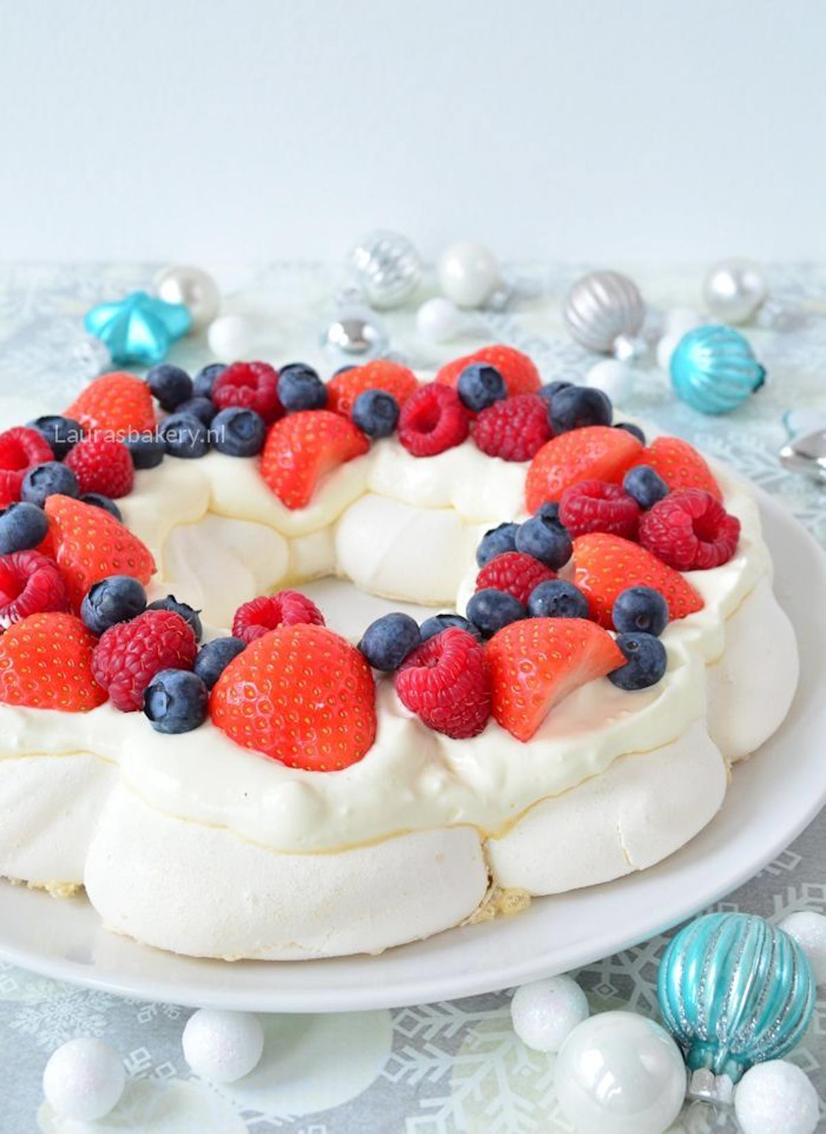 Christmas wreath pavlova-2