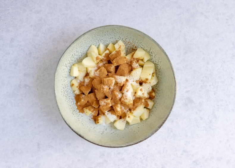 Mix the apples