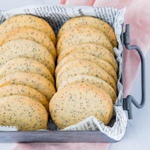 lemon poppy seed shortbread cookies