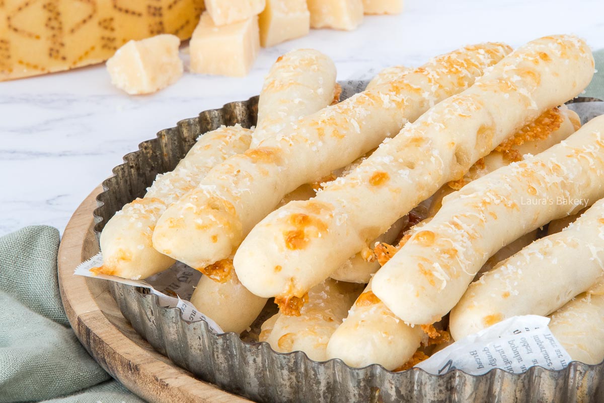 Cheesy bread sticks-1