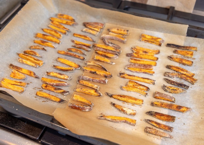 Line on a baking sheet