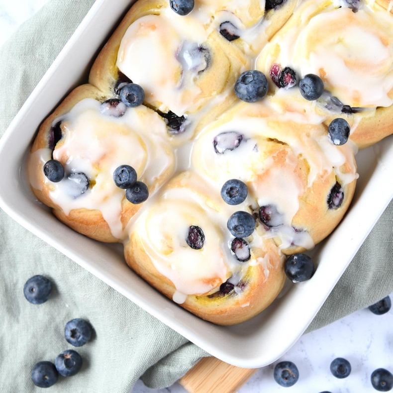 Blueberry Rolls with Pastry Cream