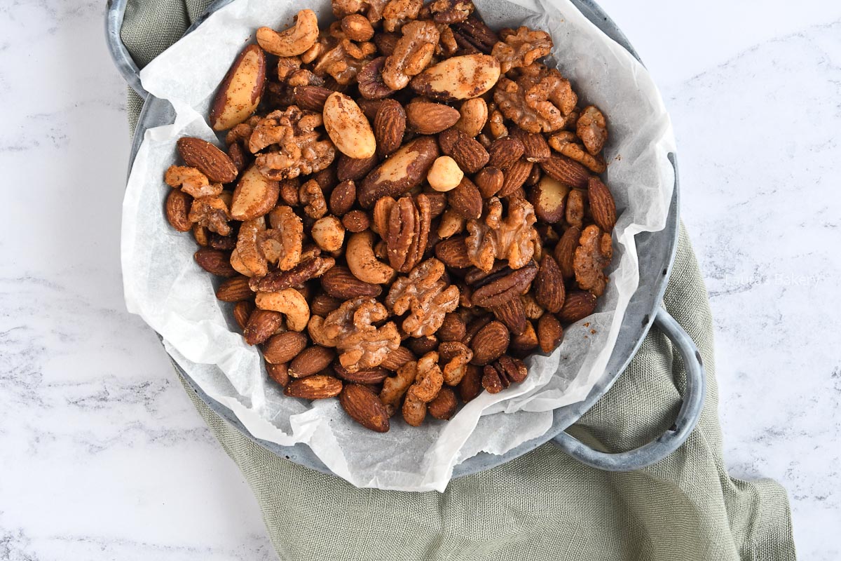 Spicy roasted nuts-1