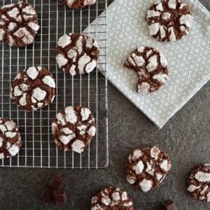 Chocolate crinkle cookies