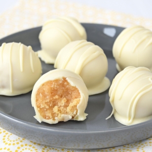 Lemon cake balls