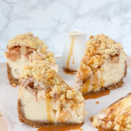 Apple crumble cheesecake