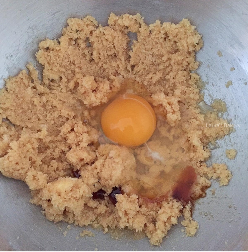 Add the egg and vanilla extract to the bowl
