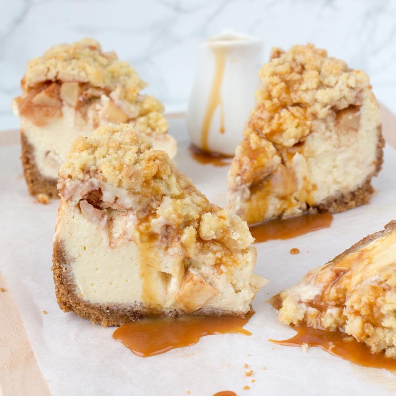 Apple Crumble Cheesecake